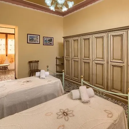 Casa Lamarmora Holiday home *